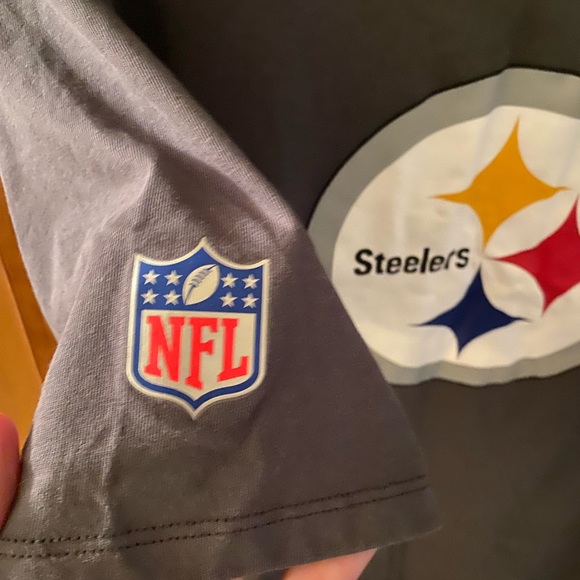 Ladies size L Nike tee with Steelers emblem - Picture 6 of 10